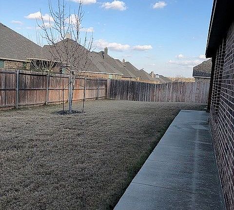 4th image of 209 Heatherstone Dr