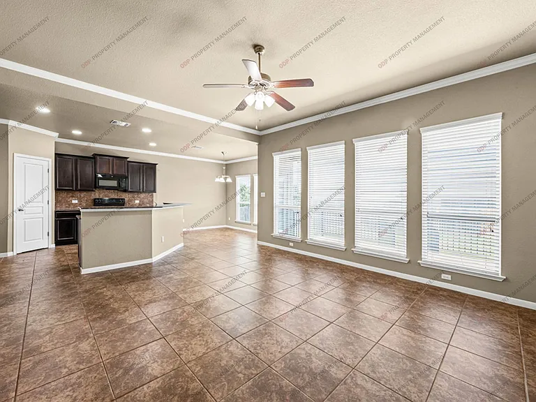5607 Blackstone Dr — Photo 10