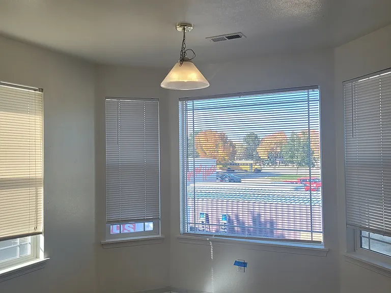 1805 E Overland Rd — Photo 6