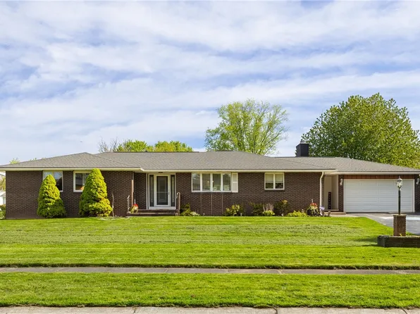 82 Firestone Dr, Rochester, NY 14624