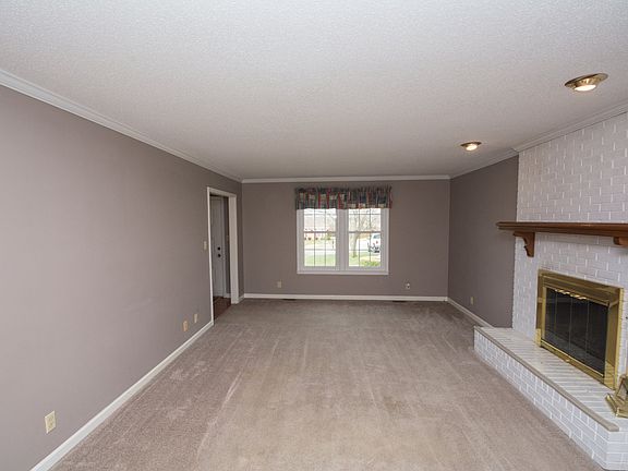 4th image of 533 Westwood Dr