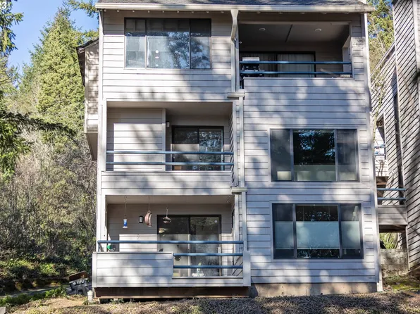 237 Cervantes #19, Lake Oswego, OR 97035