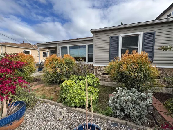 6233 Stewart St, San Diego, CA 92115