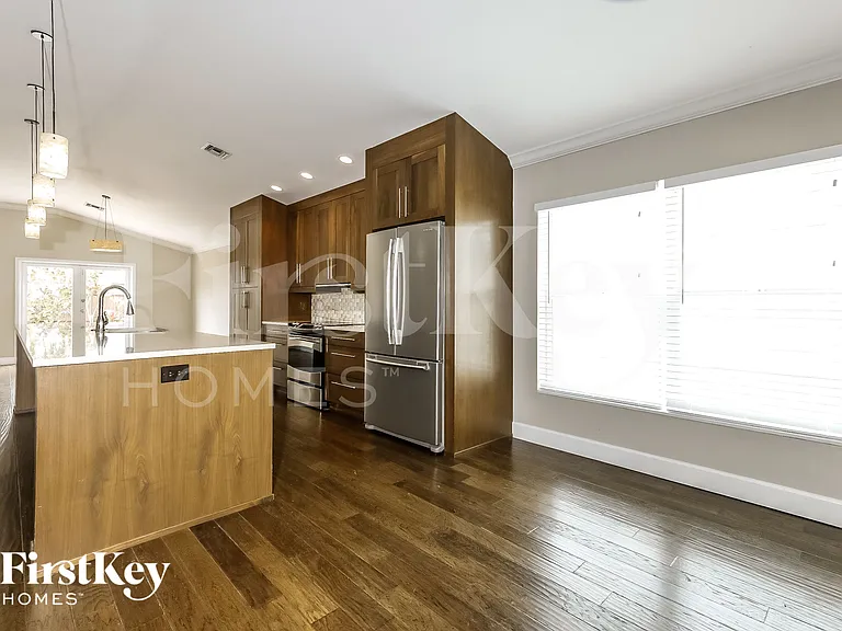 6484 Robinson St — Photo 6