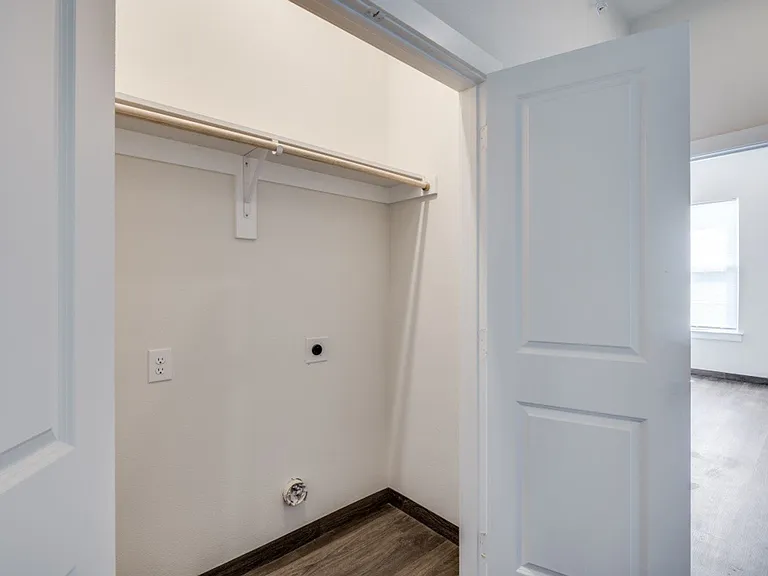 710 Benge Dr — Photo 13