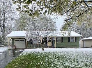 91 Sandstone Dr, Rochester, NY 14616