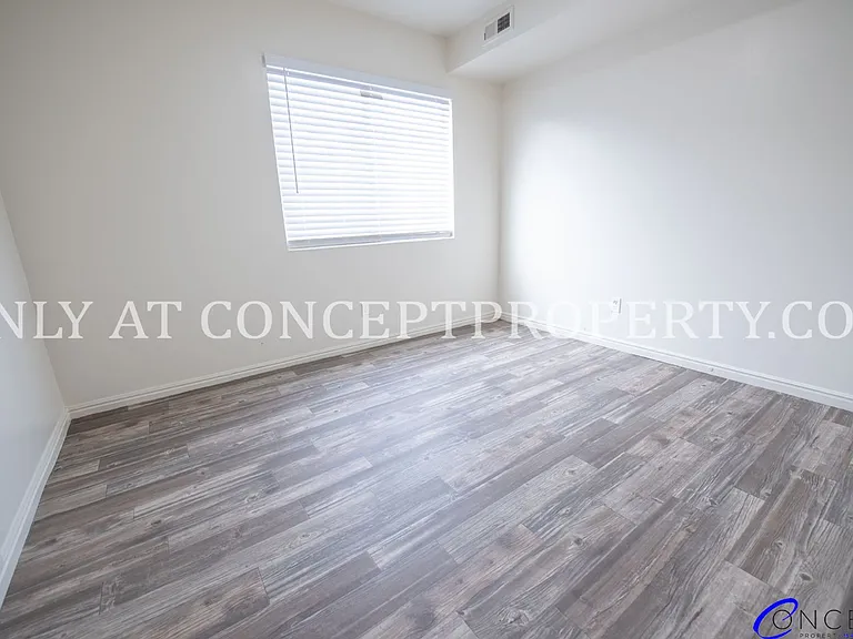 Bentwood — Photo 185