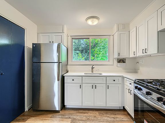 4th image of 6191 Northwood Dr #2
