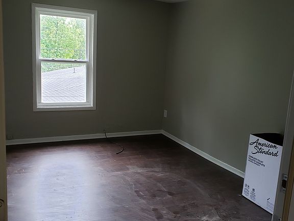 4th image of 556 N Clay St APT 11