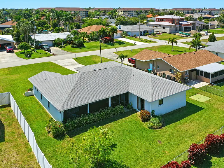 2039 Coral Point Dr — Photo 29