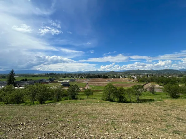 455 Pinnacle Rdg #76, Eagle Pt, OR 97524