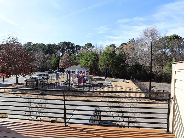 1517 Crafton Way — Photo 15