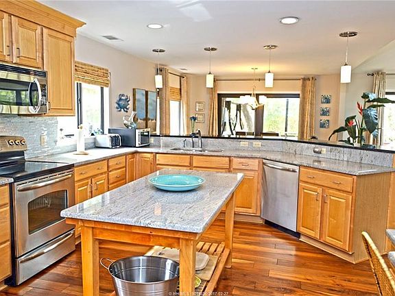 5th image of 15 Columbine Ln