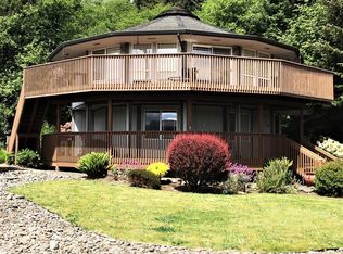 1165 NE Lake Dr, Lincoln City, OR 97367
