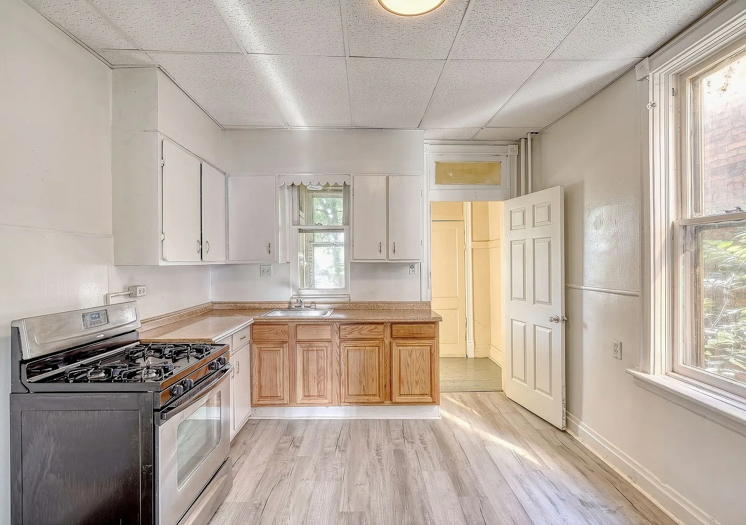 Spacious 4 Bedroom, 1.5 Bathroom Home — Photo 1