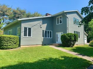 5 Brewster Ln, Bellport, NY 11713