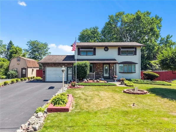 6894 Larkin St, Liverpool, NY 13088