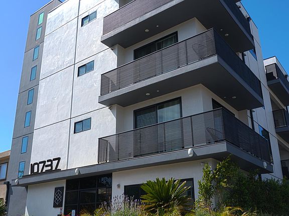 2nd image of 10737 Hortense St #202