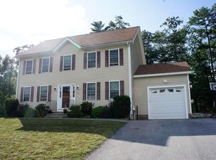 50 Shakespeare St, Tyngsboro, MA 01879