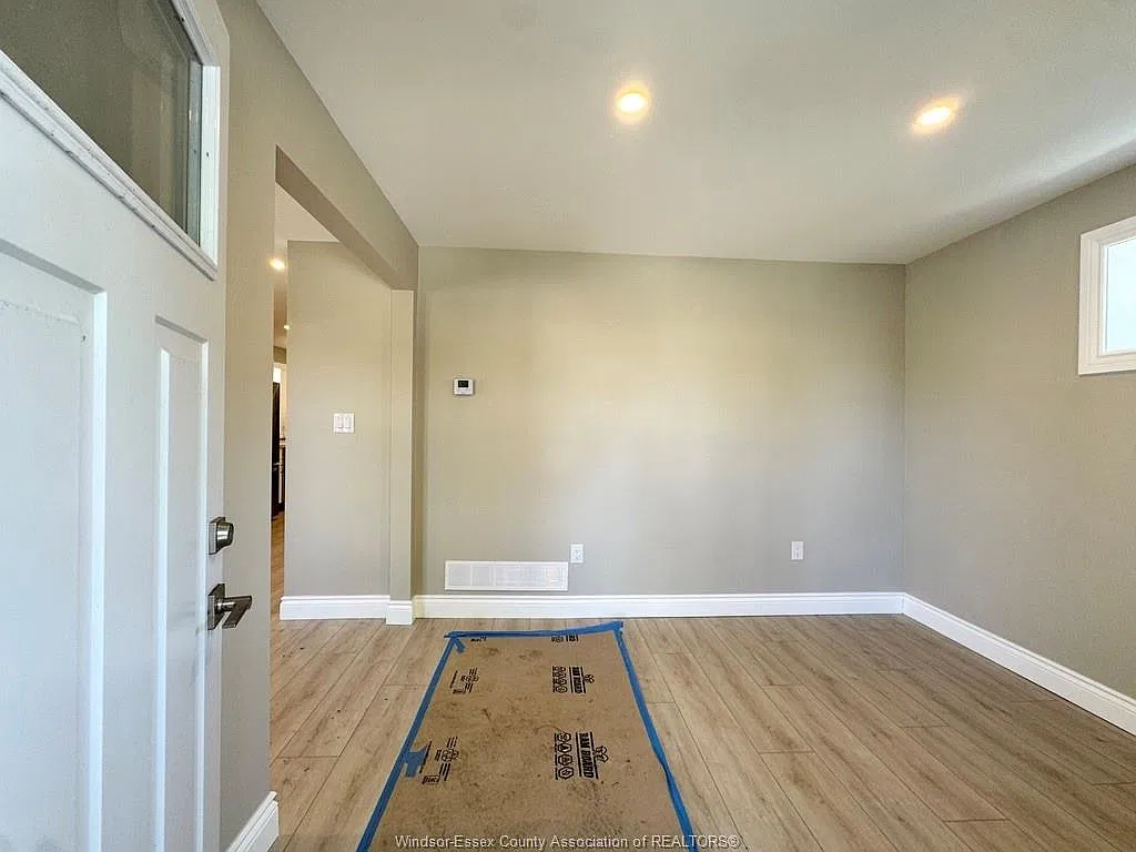 3 bed, $2,199 — Photo 3