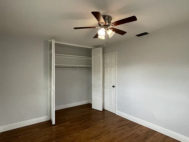 1395 Ambassador Dr — Photo 20