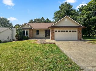 20 Englewood Dr, Glen Carbon, IL