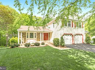 9111 Octavia Ct, Springfield, VA 22153