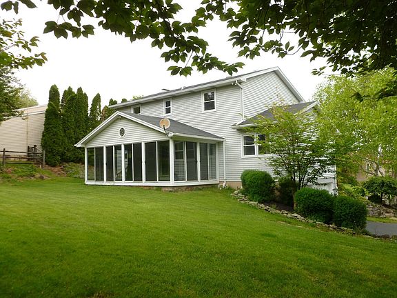 2nd image of 35 Stonecroft Dr