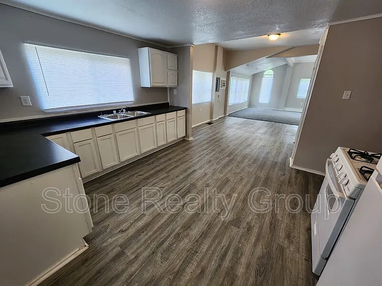 4011 E Linn Ave — Photo 6