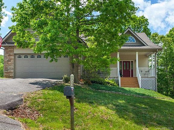 2nd image of 122 Baton Ln
