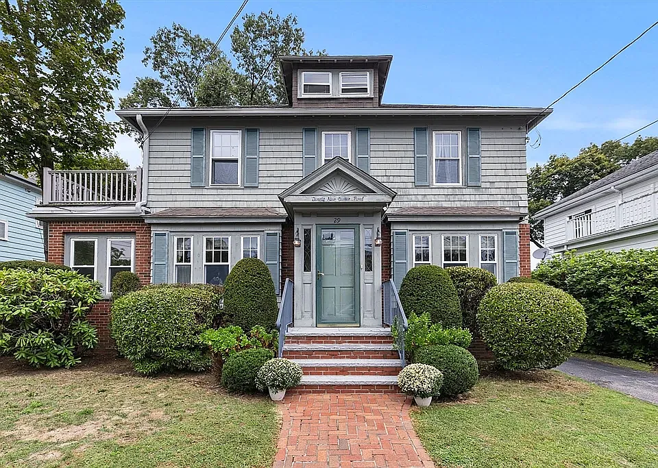29 Undine Rd
