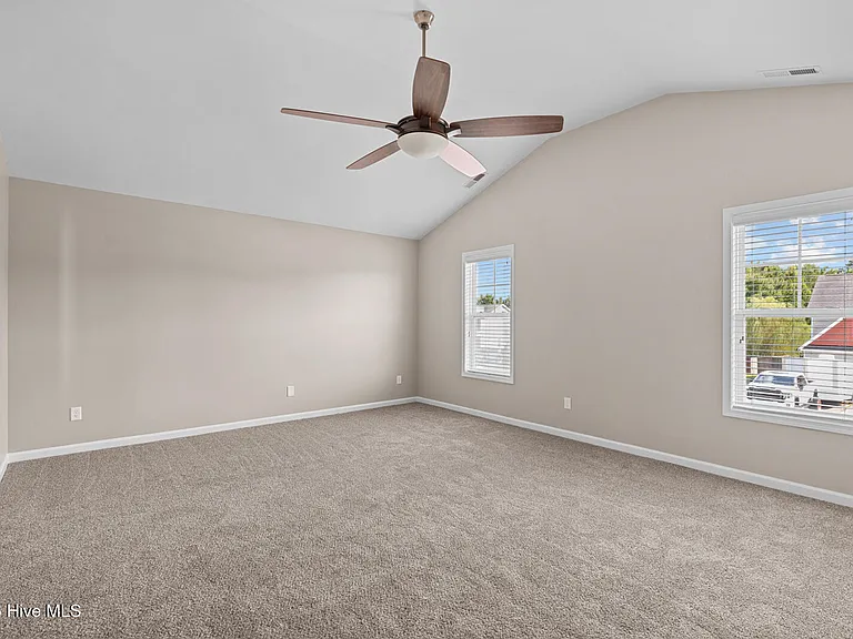 403 Zircon Ct — Photo 22