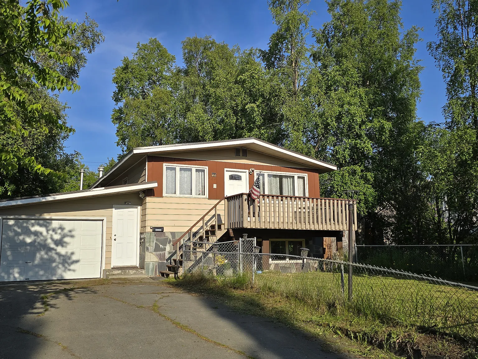 N Bragaw St, Anchorage — Photo 1