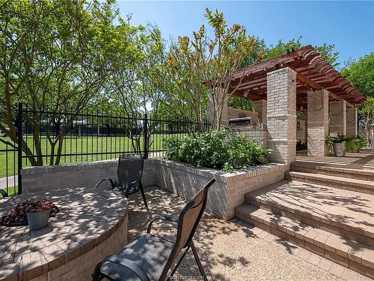 4776 Stonebriar Cir — Photo 37