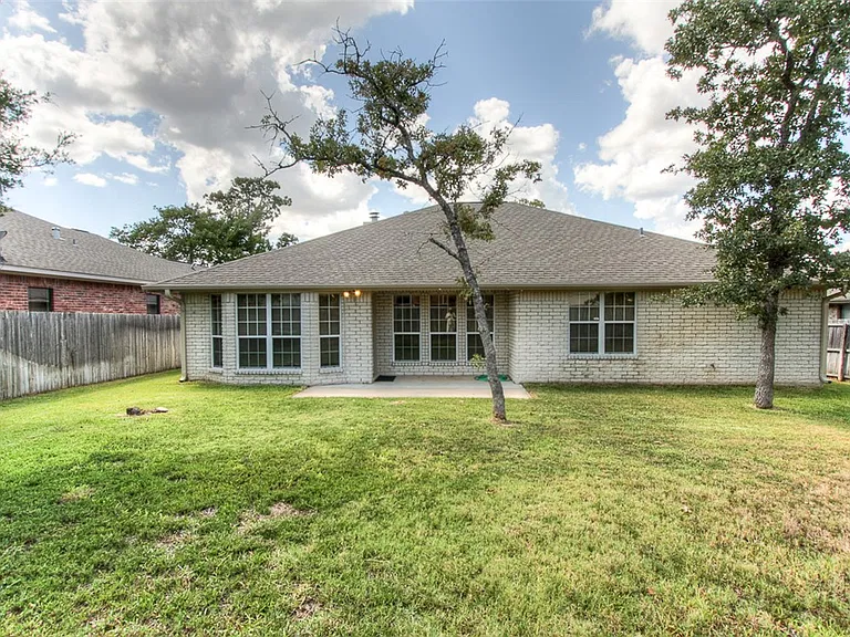 1508 Bluefield Ct — Photo 18