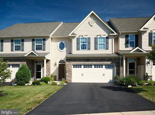 1047 Arbour Ln, Quakertown, PA 18951