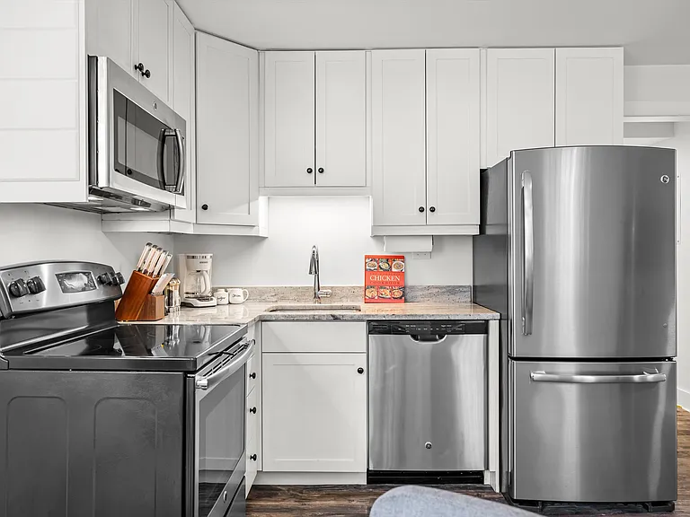 2957 Newark St NW #B — Photo 11