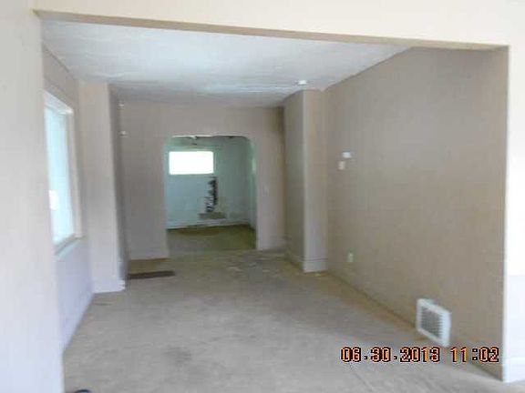 3rd image of 12501 Farringdon Ave