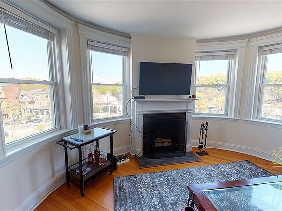 2nd image of 210 Winthrop Rd APT 12