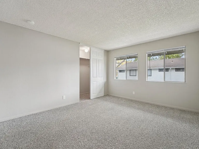 The Valley Apartments — Photo 46