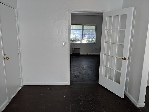 5th image of 1350 Euclid Ave #8