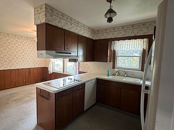 2nd image of 53 Calvin St