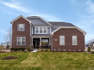 56871 Rockway Ct, South Lyon, MI 48178