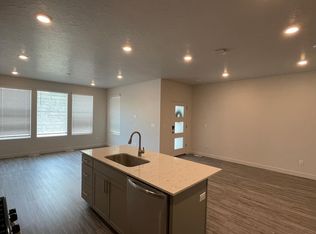 717 S Grant Ln, North Salt Lake, UT 84054