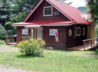 8 Pine Ridge Ln, Upper Jay, NY 12987