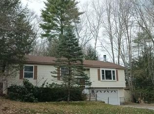 49 Ledgeview Dr, Rochester, NH 03839
