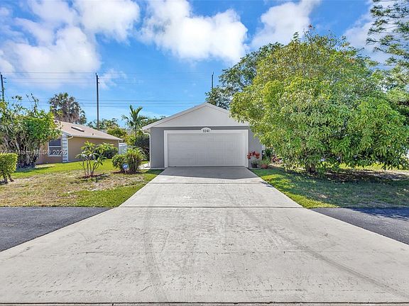 5th image of 1241 Pine Sage Cir