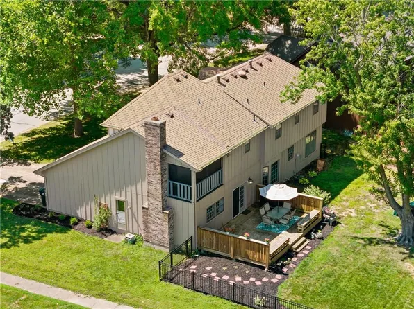 4000 NW Cimarron St, Lees Summit, MO 64064