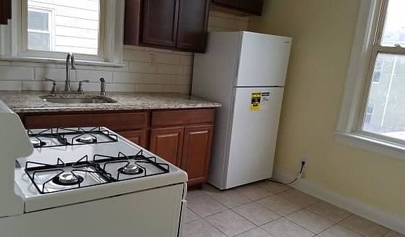 4th image of 70A Gautier Ave Unit 3