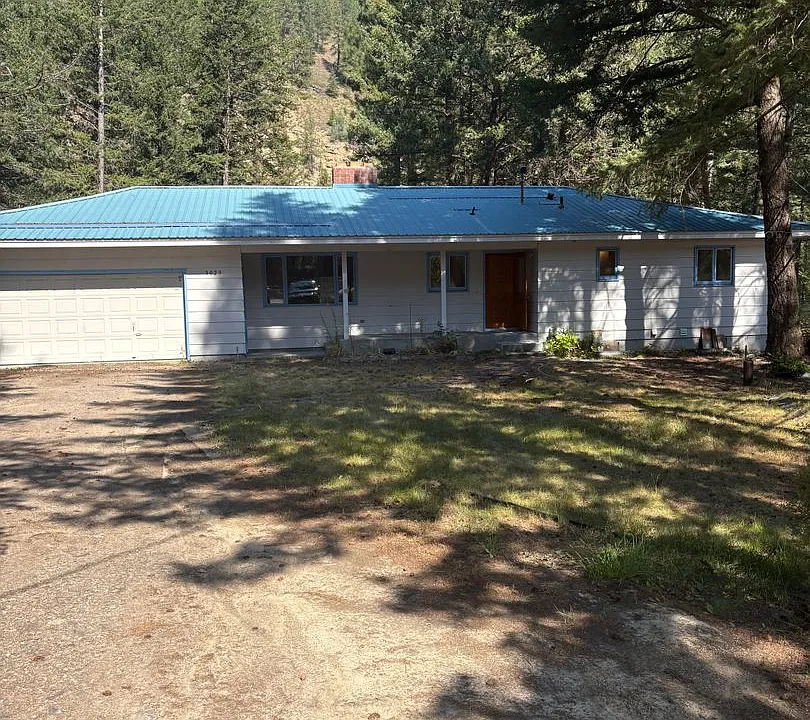 3029 River Bend Dr